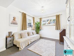 Snug - click for photo gallery